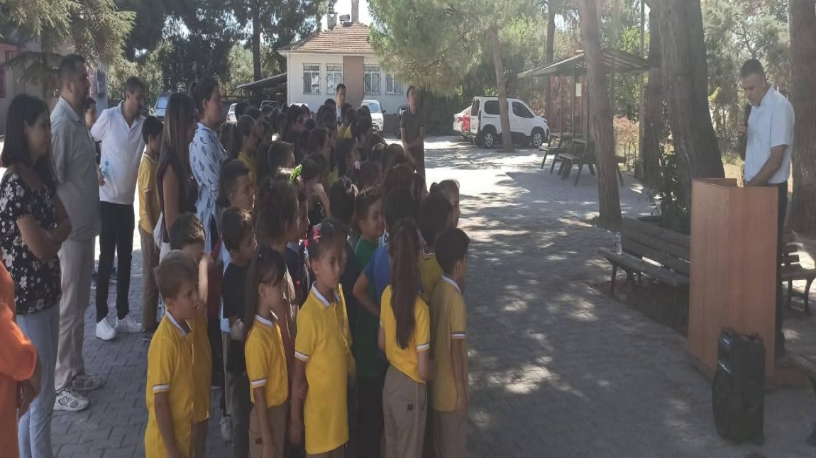 Gaziler Günü programımızı hazırlayan öğretmenimiz ve öğrencilerimize teşekkür ederiz. Vatanımız için mücadele eden tüm gazilerimizi saygı ve minnetle anıyoruz.